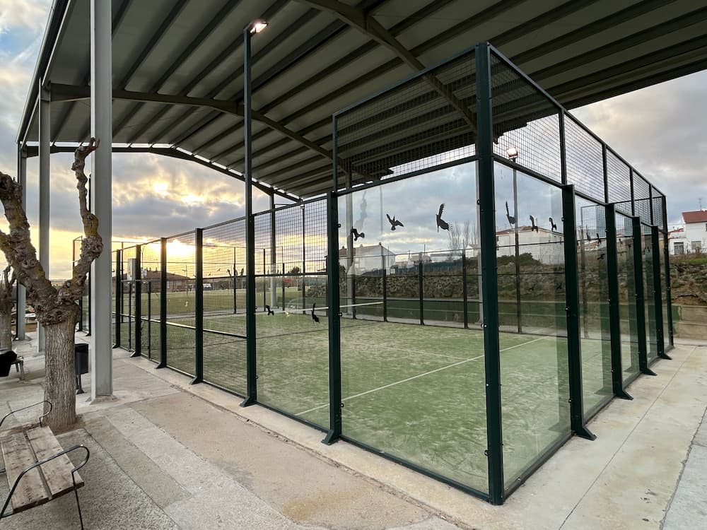 Pista de pádel privada en casa rural para grupos cerca de Salamanca